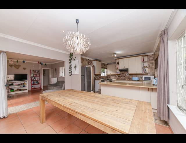 4 BEDROOM HOUSE FOR SALE IN WENDYWOOD